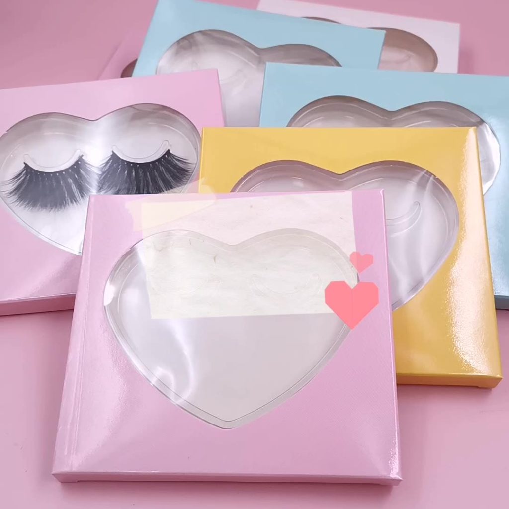 square eyelash packaging with heart cutout window