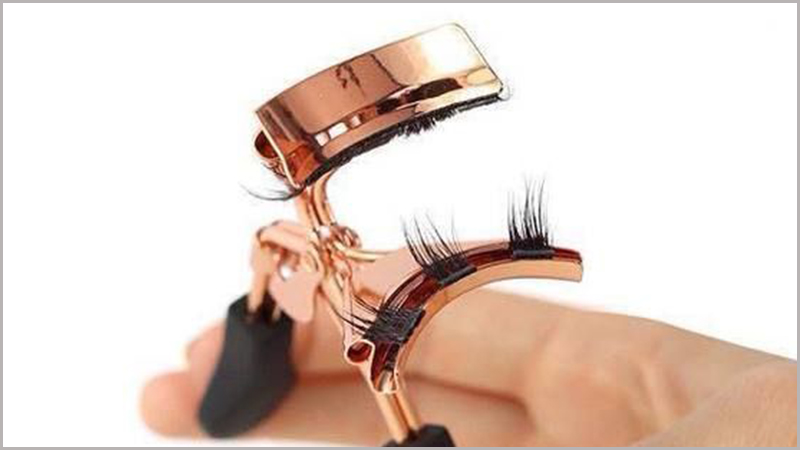 apply sandwich magnetic lashes 