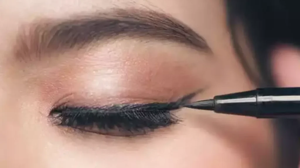 removing eyeliner from lash extensions