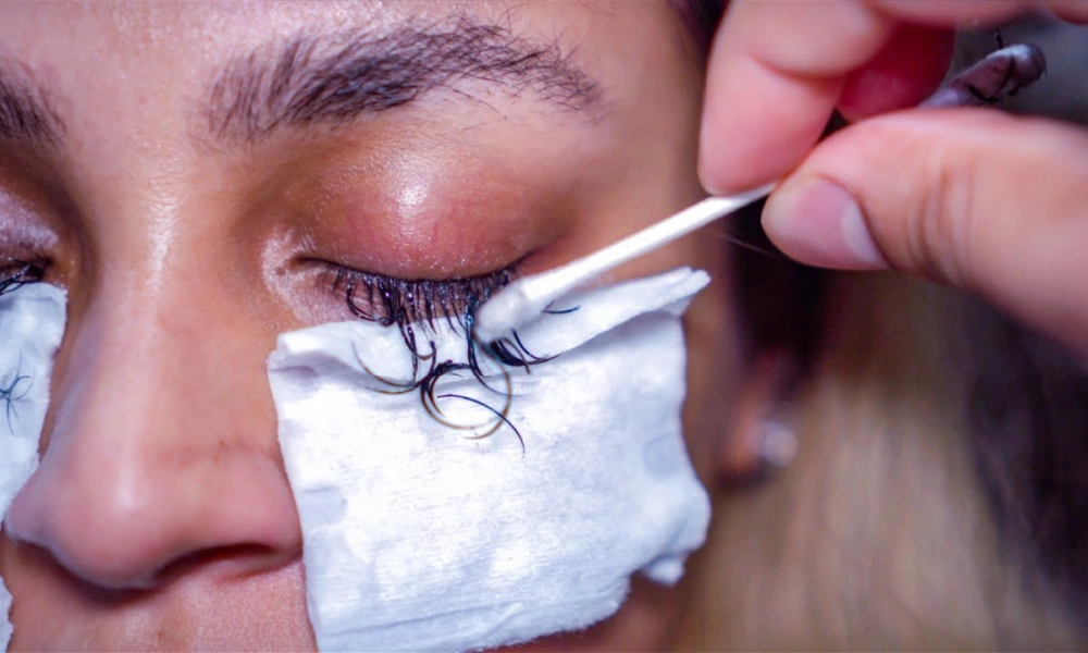 How to Remove Individual Lashes Steps