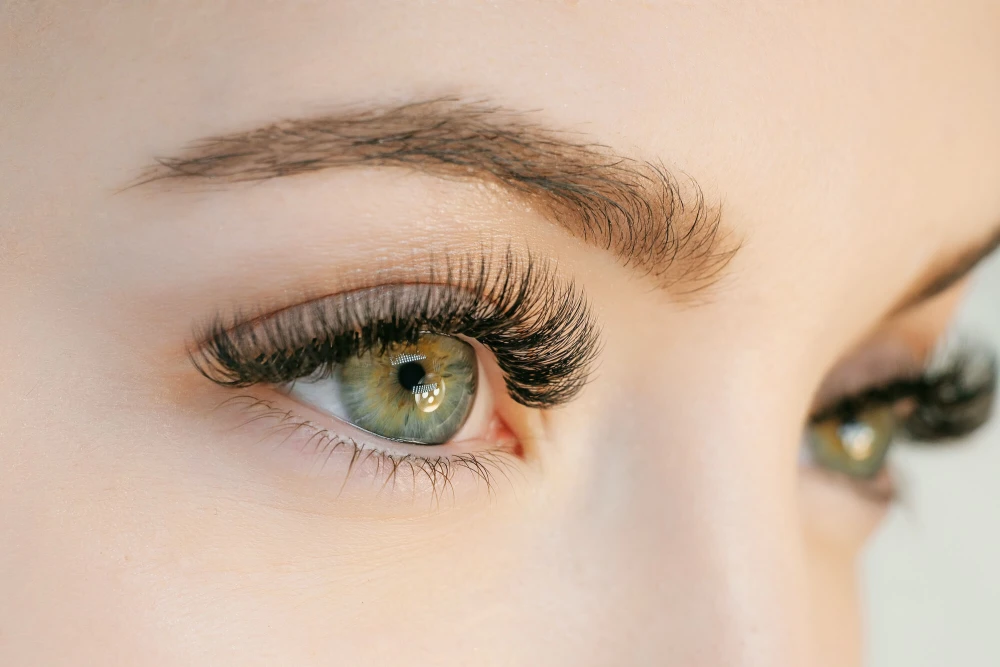 What is Hybrid Lash