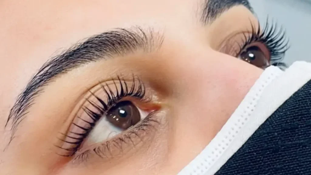 can i use lash growth serum with eyelash extensions