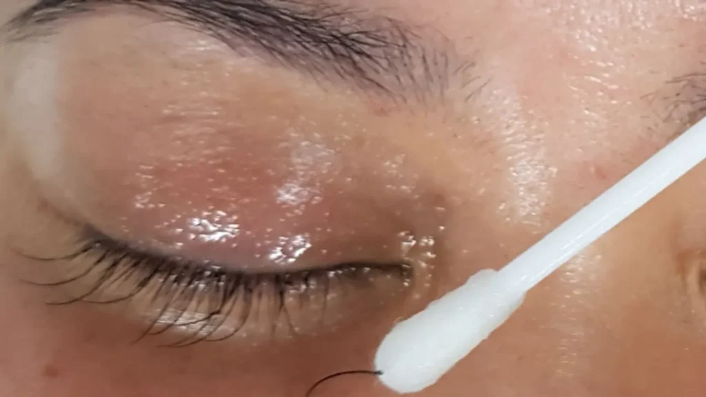 how to remove lash extensions at home with coconut oil