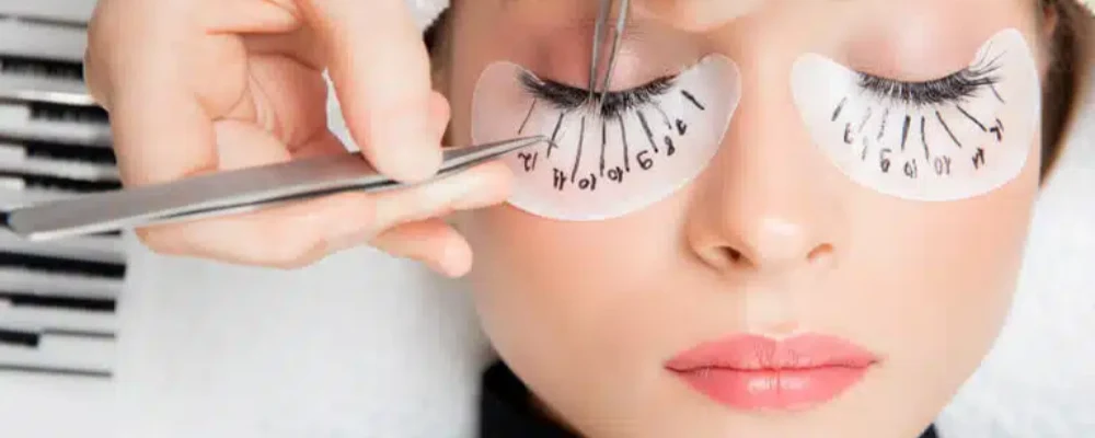 Map the Lash Line for Open Eye Effect