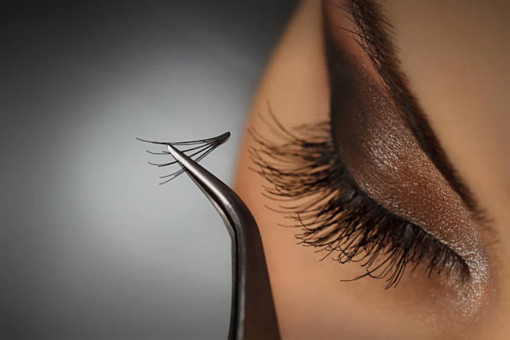 What Are Black Lash Extensions