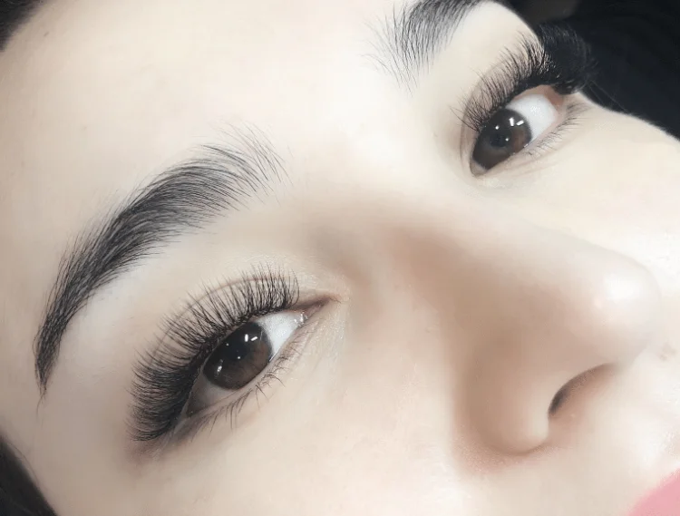 What Are Volume Lash Extensions