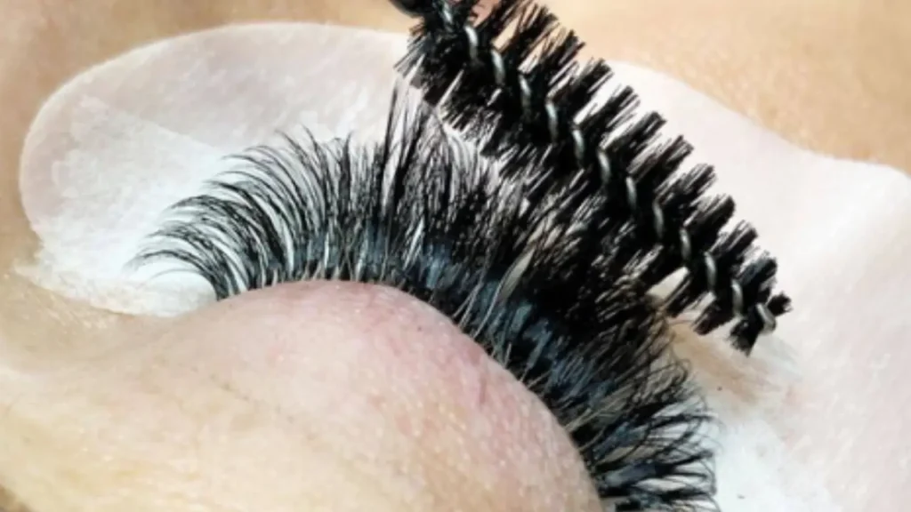 how to brush lash extensions