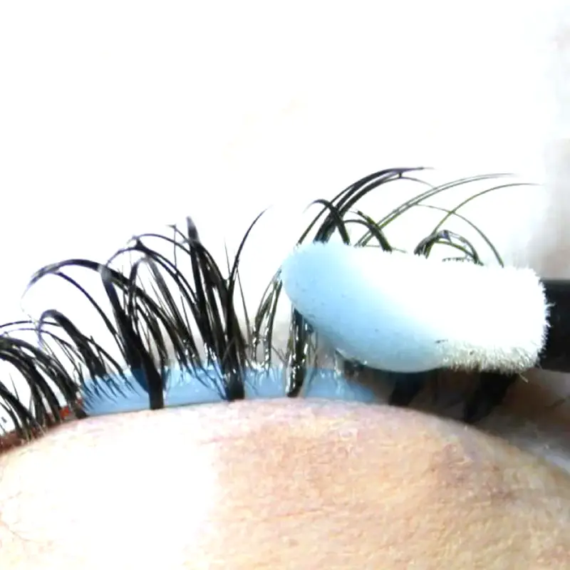 how to remove lash extension glue