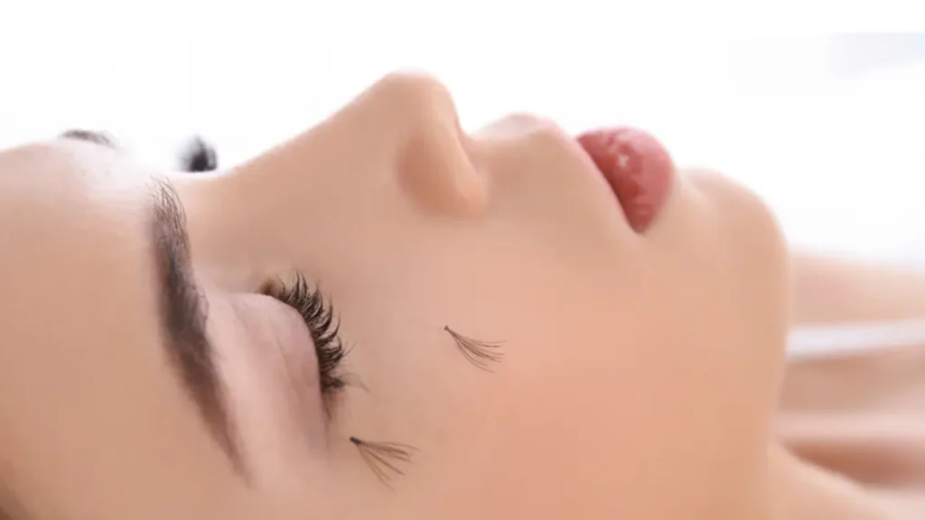 how to sleep with eyelash extensions