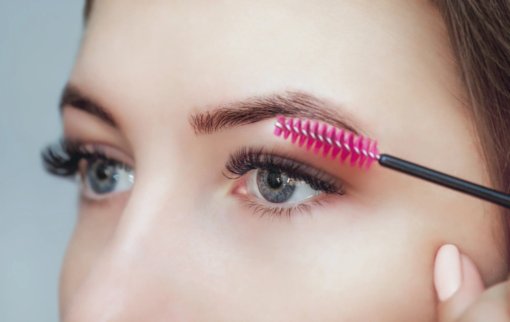 eyelash brush