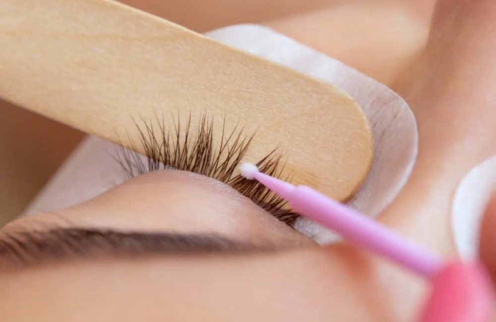 how to use lash primer