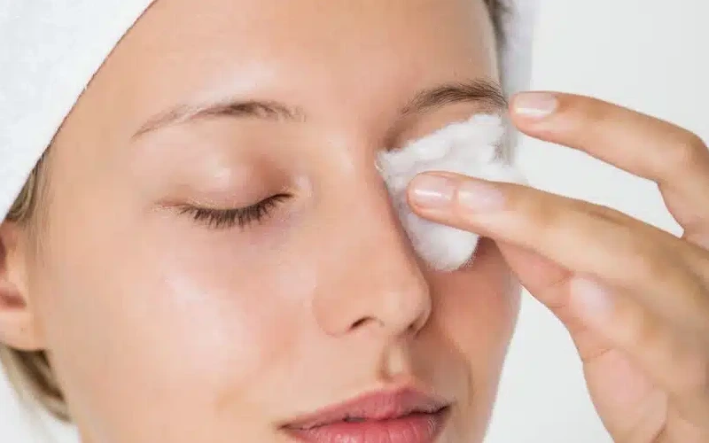 how to get eyelash glue off