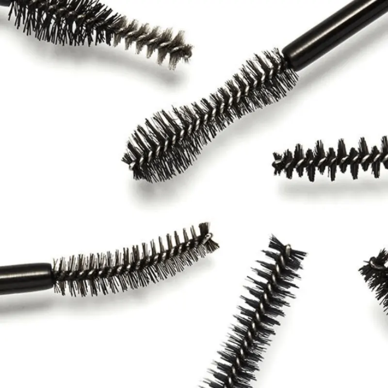 how to choose the eyelash brush