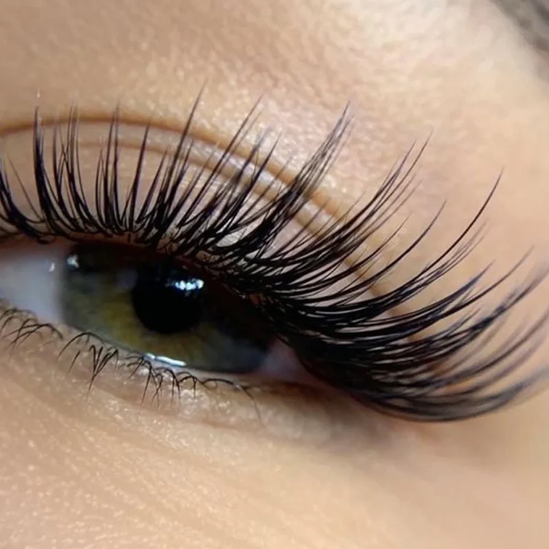 lashes hold curl