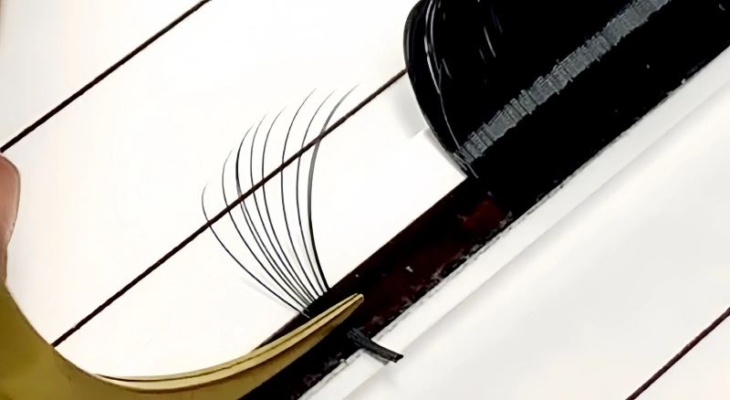 easy fan lashes features
