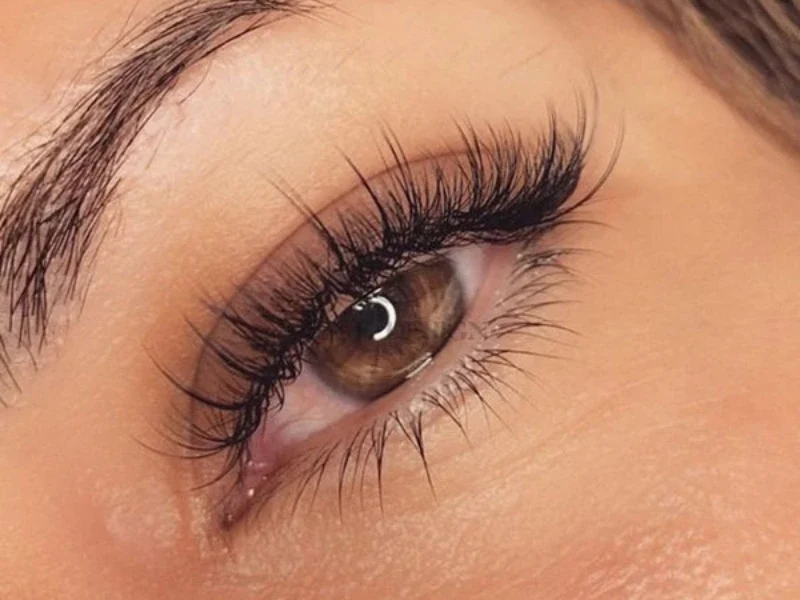 Classic Wispy Lash Extensions