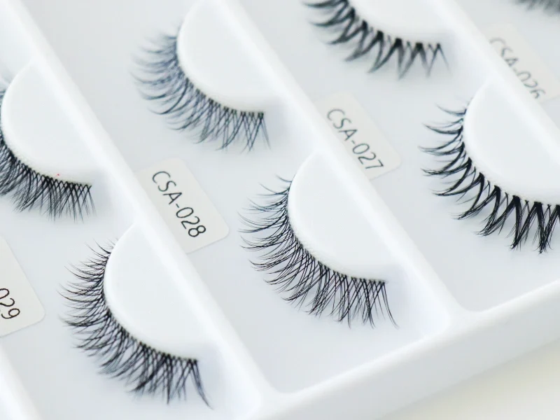 Clear Band Wispy Lashes